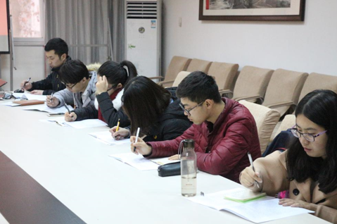 【两学一做】学院党委书记侯志军带领我院学生干部学习习近平在高校思想政治工作会议上的讲话精神 【两学一做】学院党委书记侯志军带领我院学生干部学习习近平在高校思想政治工作会议上的讲话精神