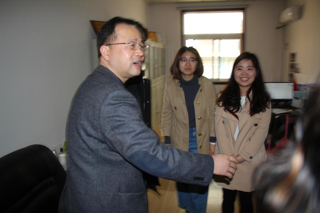 校党委书记何光彩赴马克思主义学院调研